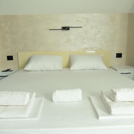 Hotel Pansion Eden Ni Exterior foto